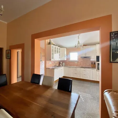 In 4 Bedroom *