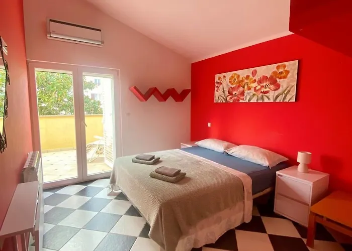 Апартаменти In 4 Bedroom Пореч