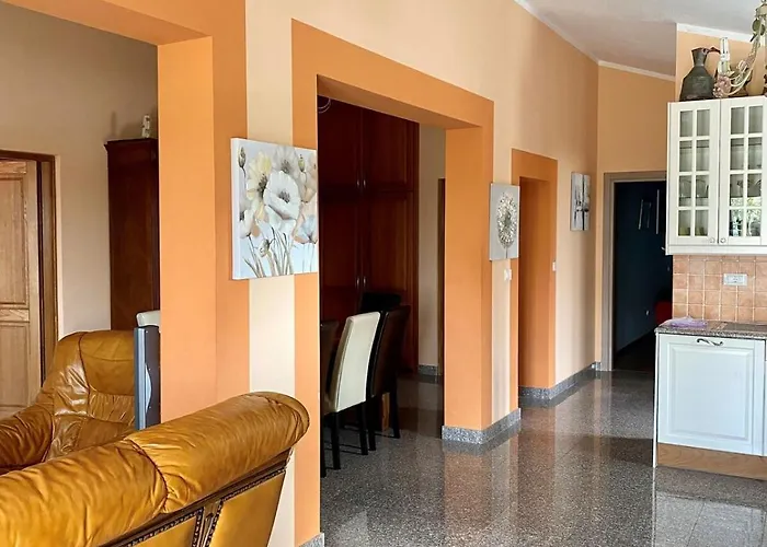 In 4 Bedroom Apartment Poreč