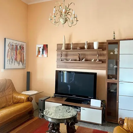 Apartament In 4 Bedroom Poreč